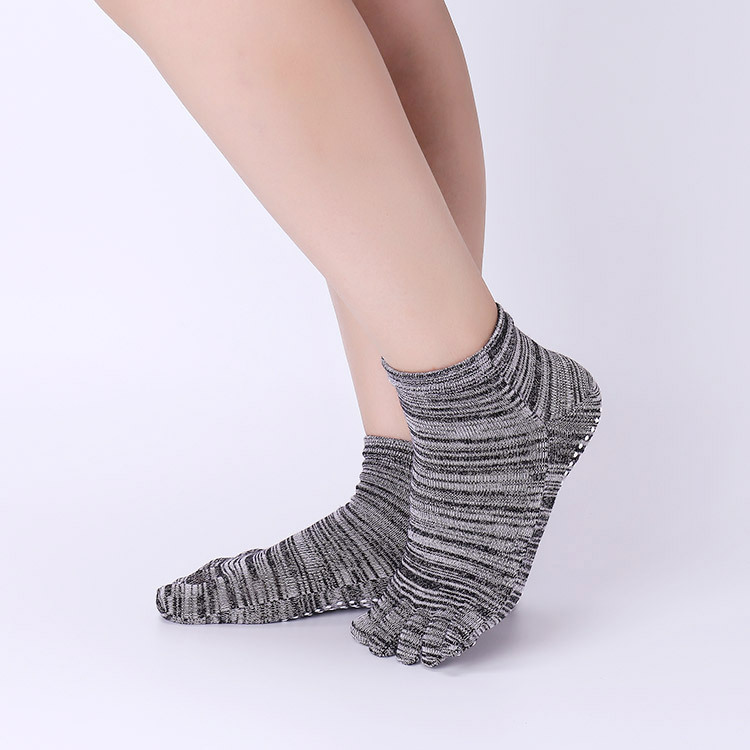 Non-Slip Yoga Socks with Grips - Pilates Yoga Grip Socks 评论和价格